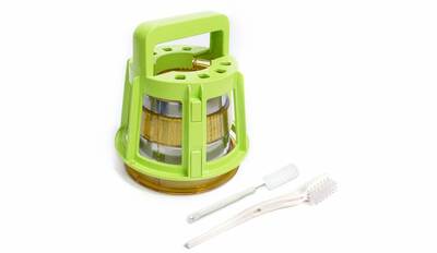 kuvings-C7000-cleaning-brushes